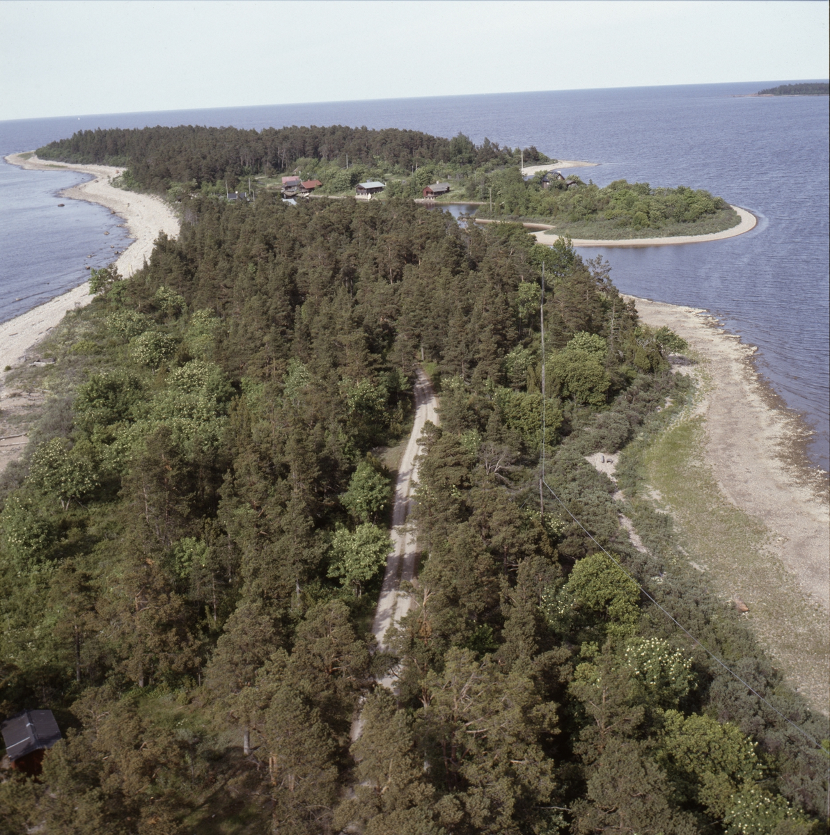 Vy över Billudden och Billhamn, Älvkarleby socken, Uppland, juni 1989