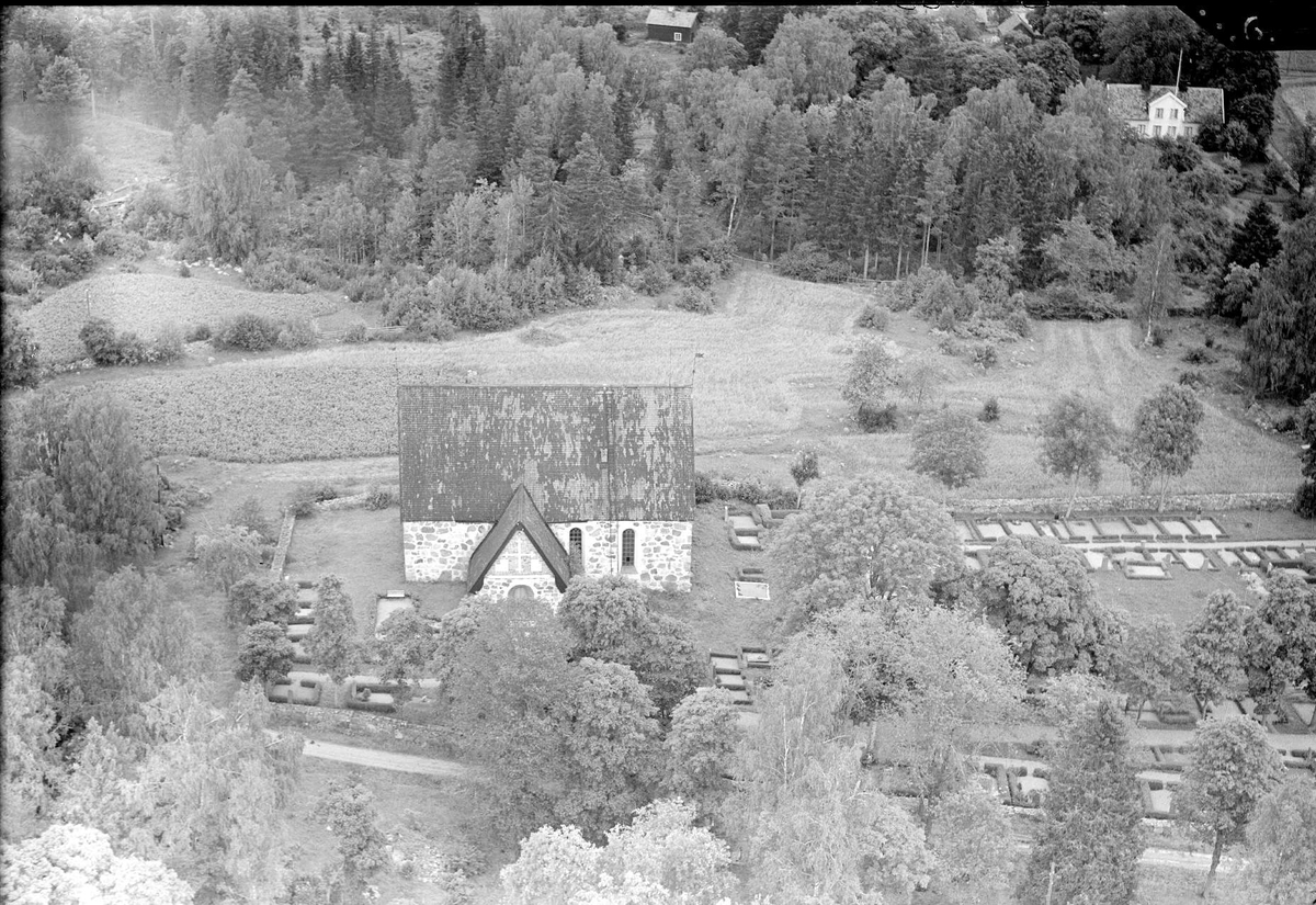Flygfoto över Dannemora kyrka, Dannemora socken, Uppland 1936