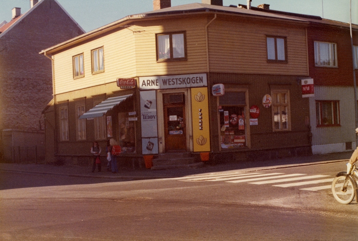 Tobakksforretningen Arne Westskogen.
