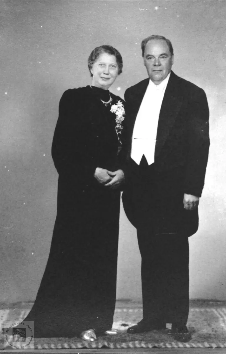 Ekteparet Kathinka Severine og Helge Julius Waaler.