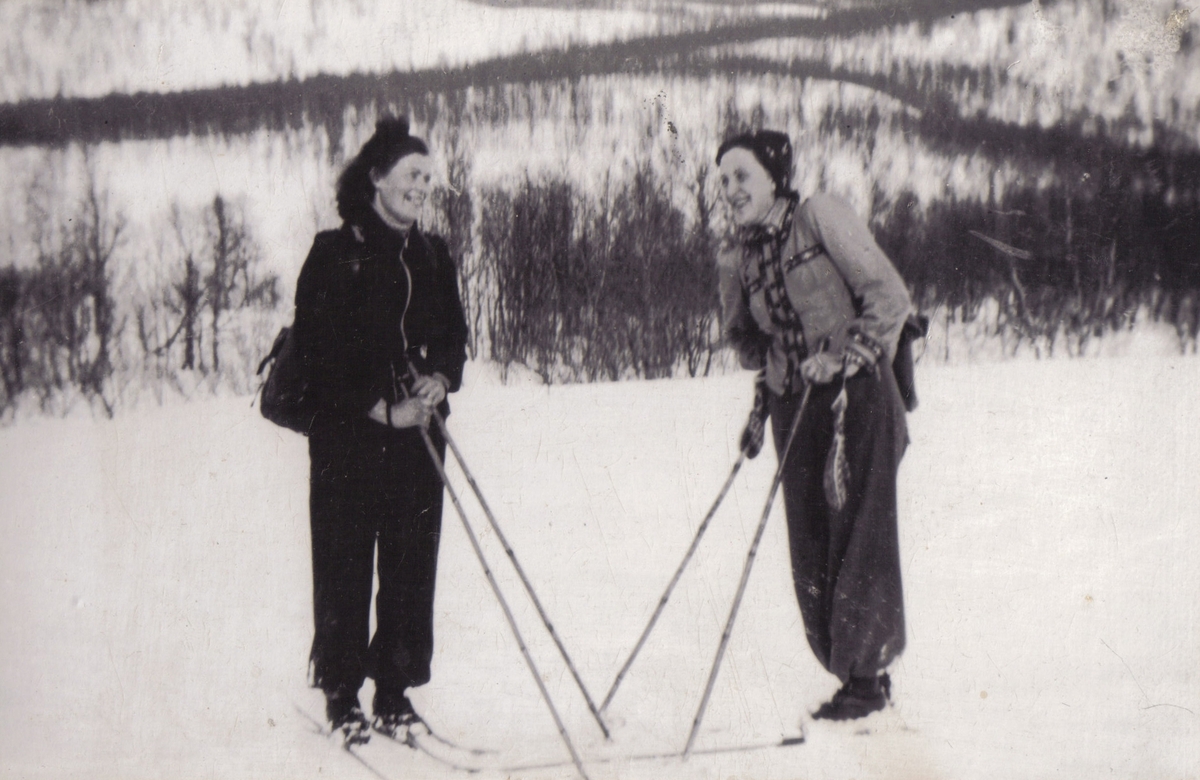 Samling fotografier etter Olga Beldo f. Eliassen