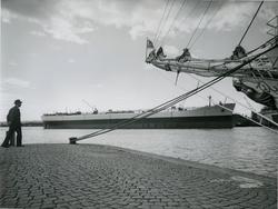 Tankeren M/S Sonja, B/N 560 under utrustning på Akers Mek. V