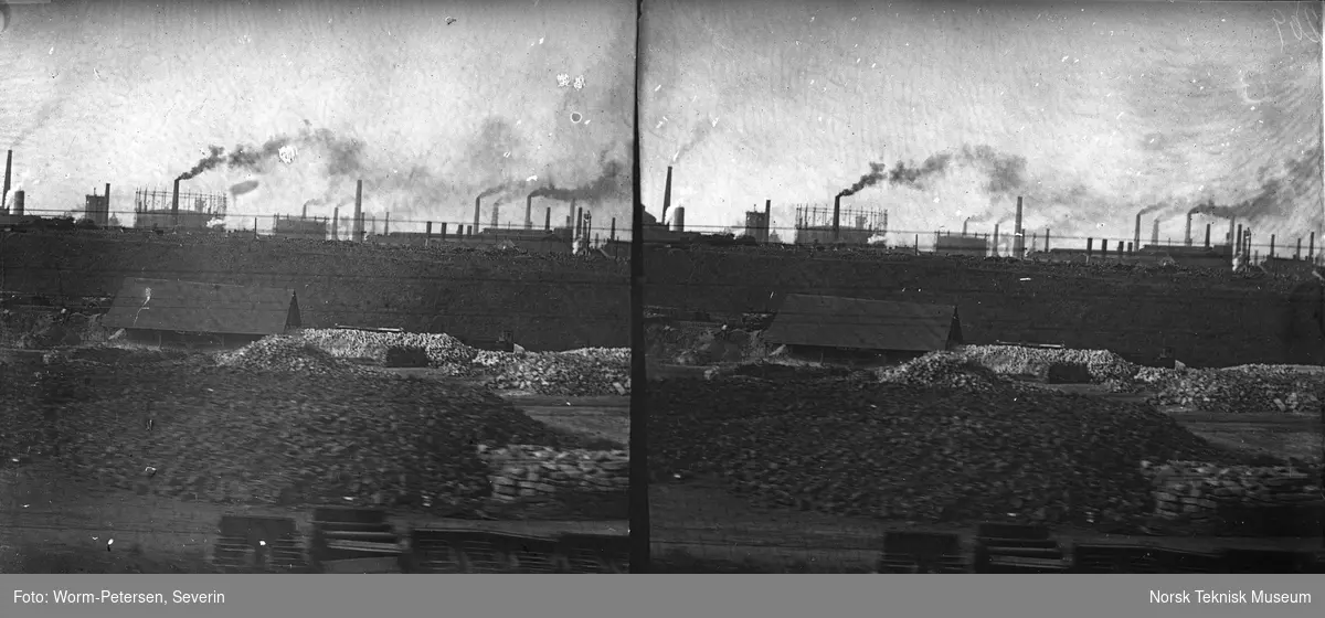 Krupps fabrikker sett fra jernbanen, Essen