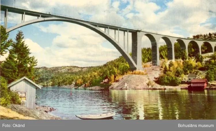 Tryckt text på kortet: "Svinesundsbron".
"ULTRAFÖRLAGET A. B. -SOLNA".
