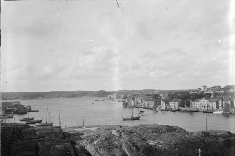 Marstrands hamn sedd från Koön