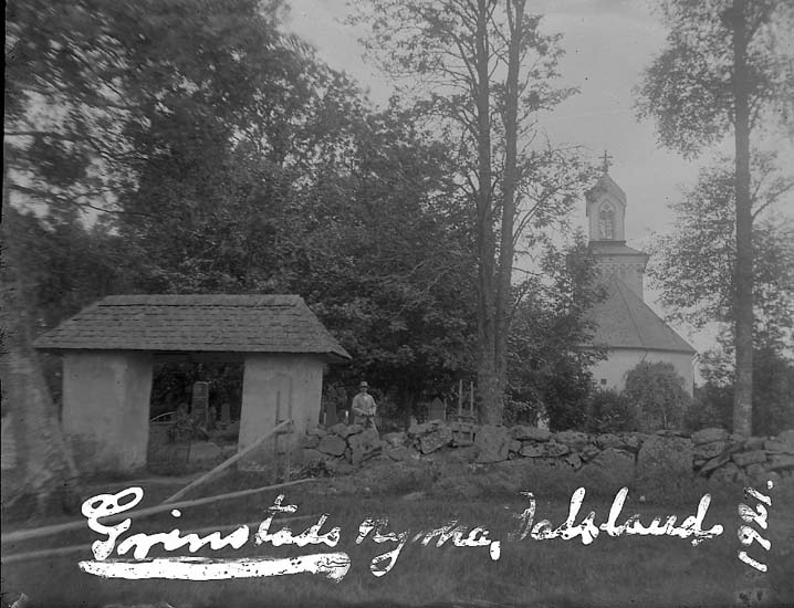 Enligt text på fotot: "Grinstads kyrka, Dalsland. 1921".