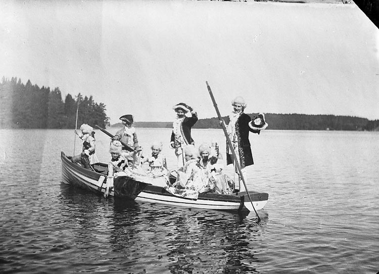 Enligt fotografens journal nr 7 1944-1950: "Bredin, Fru Mimmi Kungälv".