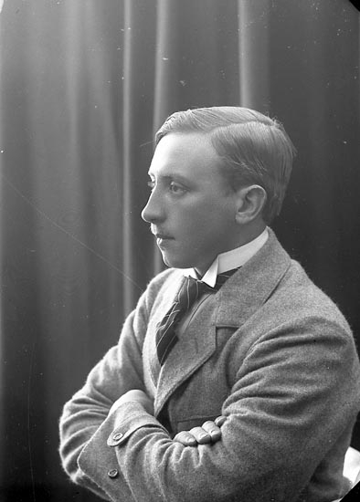 Enligt fotografens journal nr 3 1916-1917: "Andersson, Elof St. Askerön".