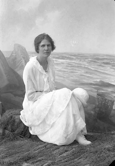 Enligt fotografens journal nr 4 1918-1922: "Johansson, Fr. Ön".
