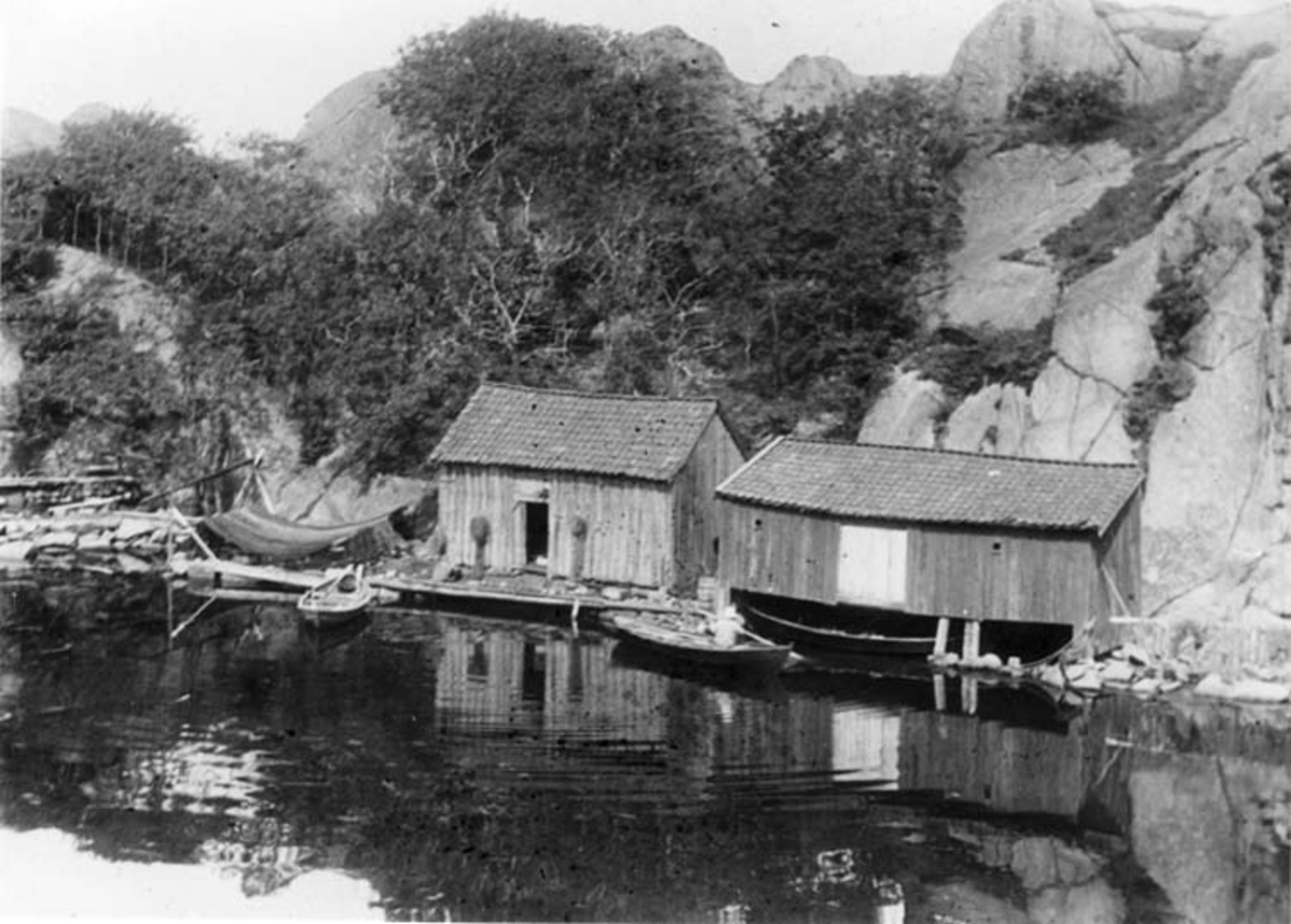 Skrivet på baksidan: Norge Rogaland Egeröy
Bodar och båtar