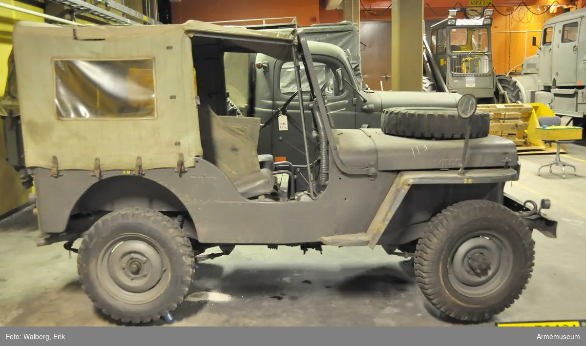 Grupp I VII. Gåva. Land S. 
Jeep (lätt terrängbil) 1/2 tons-, Willys modell C J 3 A.
