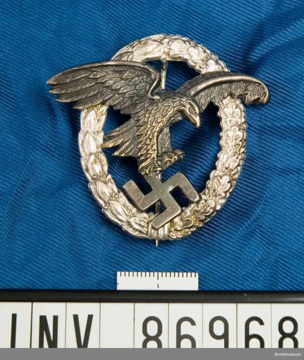 Tyskt utmärkelsetecken för Luftwaffe. Instiftat 1936.
