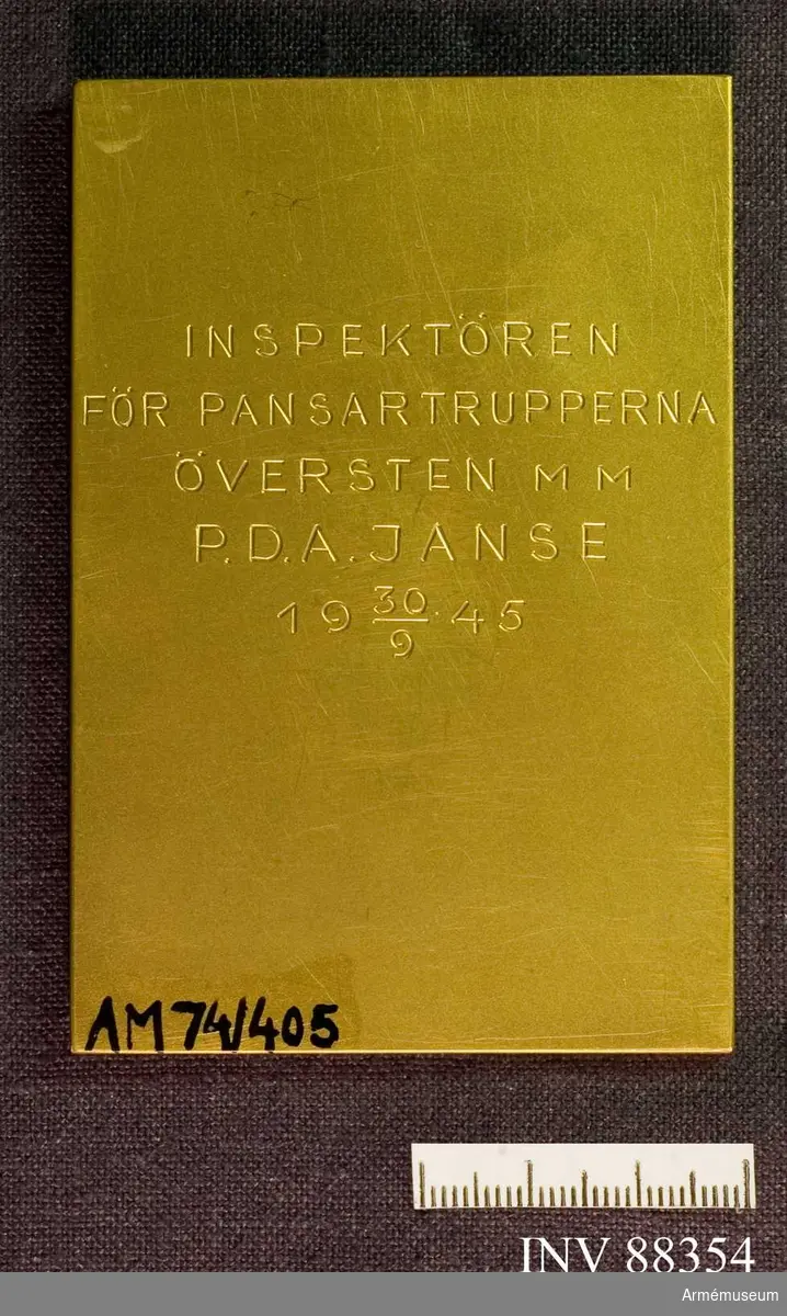 Påskrift baksida: Inspektören för pansartrupperna överste P.D.A. Janse 1945-09-30.