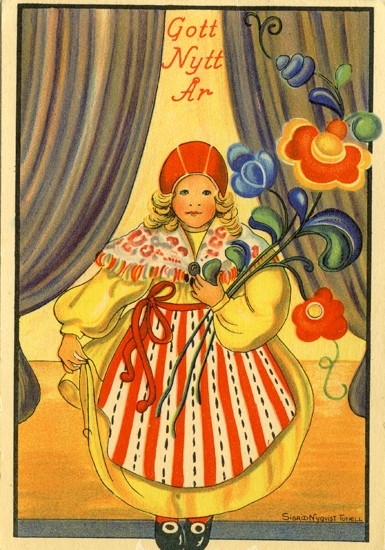 "Gott Nytt År". Flicka i leksandsdräkt med ett fång kurbitsblommor i famnen. Flickan står på en scen med ridåer i bakgrunden.