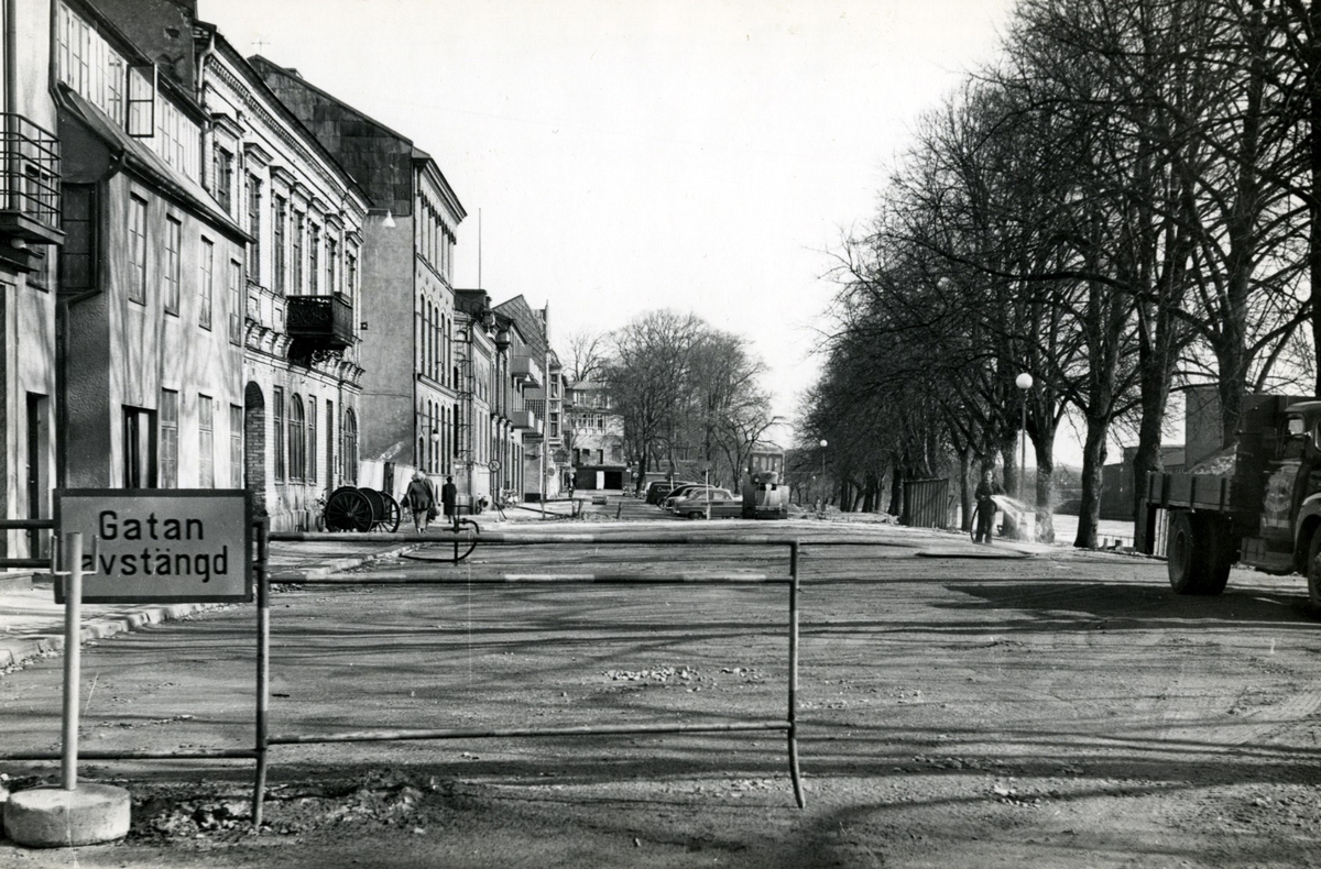 Gatuunderhåll på Hamngatan i Halmstad