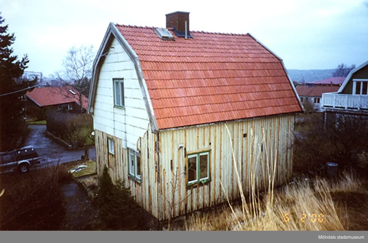 Byggnadsdokumentation av bostadshuset Bigatan 5, Renen 2, Sörgården 2000-02-06.