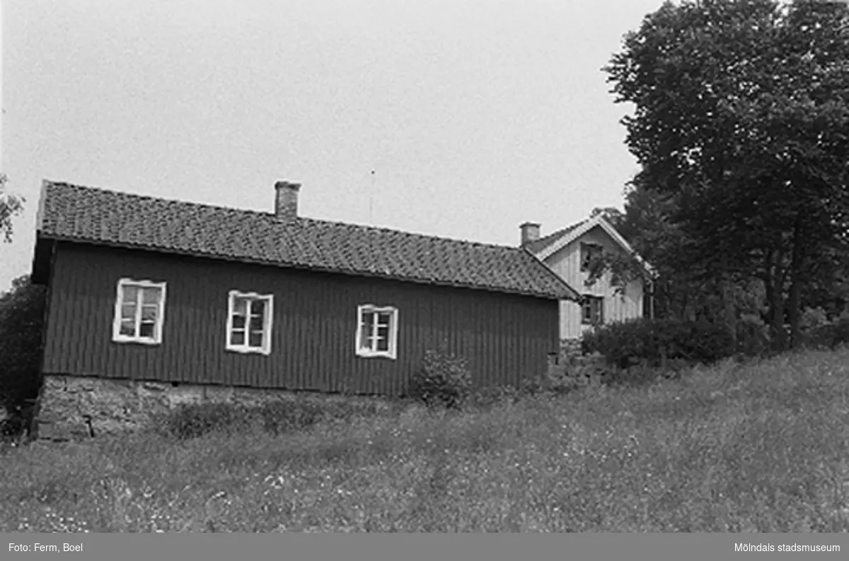 Ett hönshus. Hembygdsgården/Börjesgården i Hällesåker, Lindome 1992-06-29.