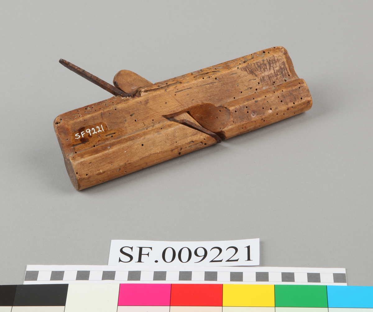 Høvel med bua jarn - rundhøvel.