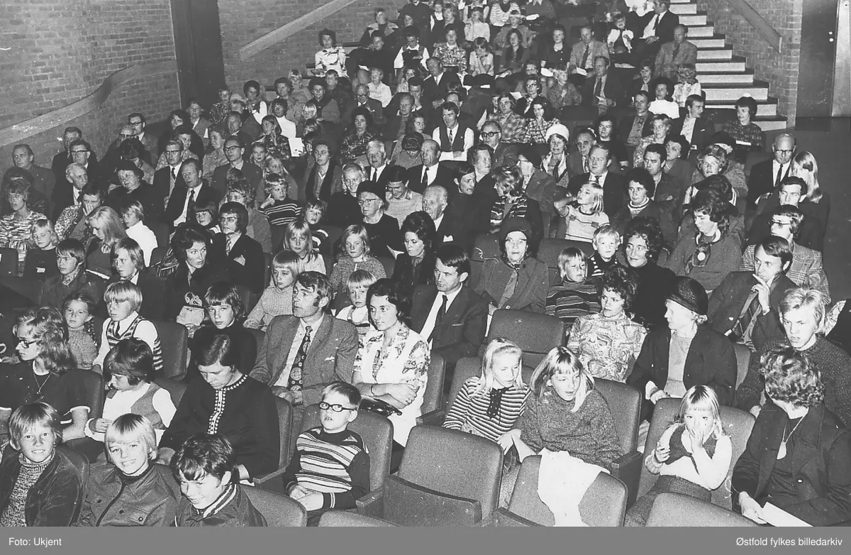 Festival i Speilet kino, høsten 1972. Yamaha musikkskole i Fredrikstad. 
Publikum i salen.