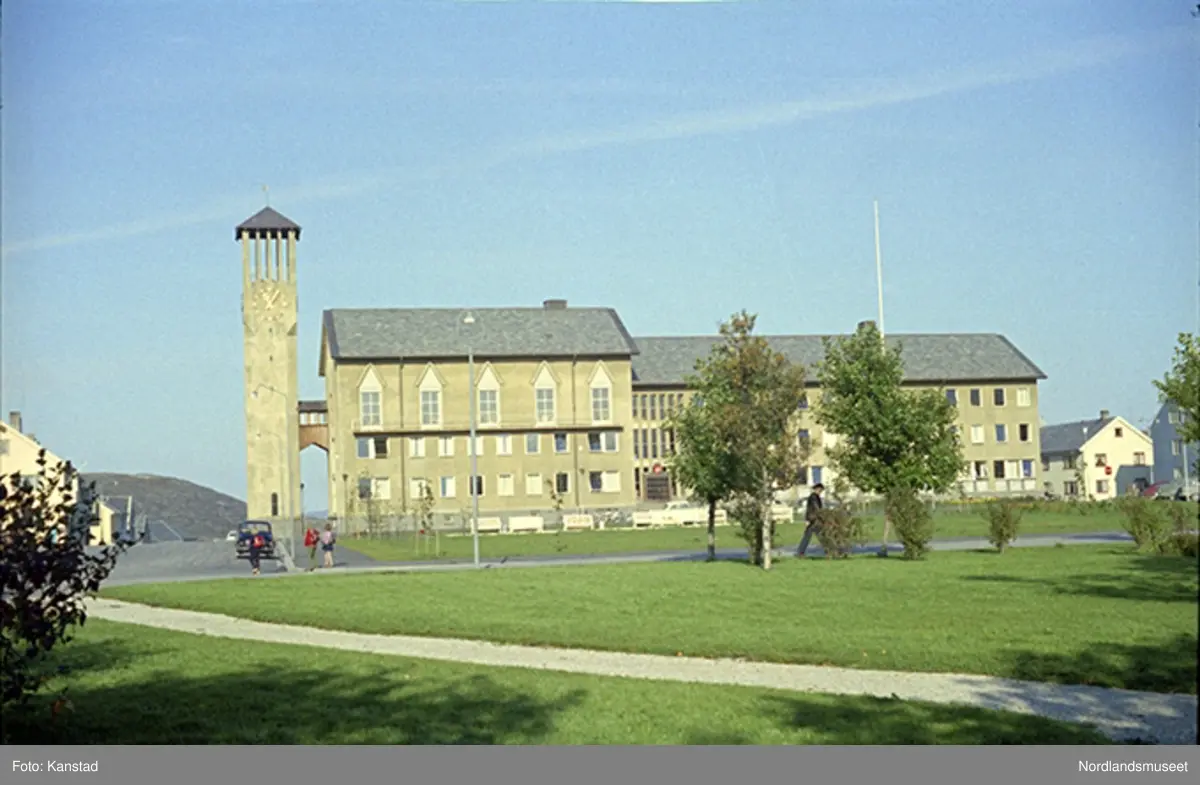 Bodø kommune Rådhuset, park - Nordlandsmuseet / DigitaltMuseum