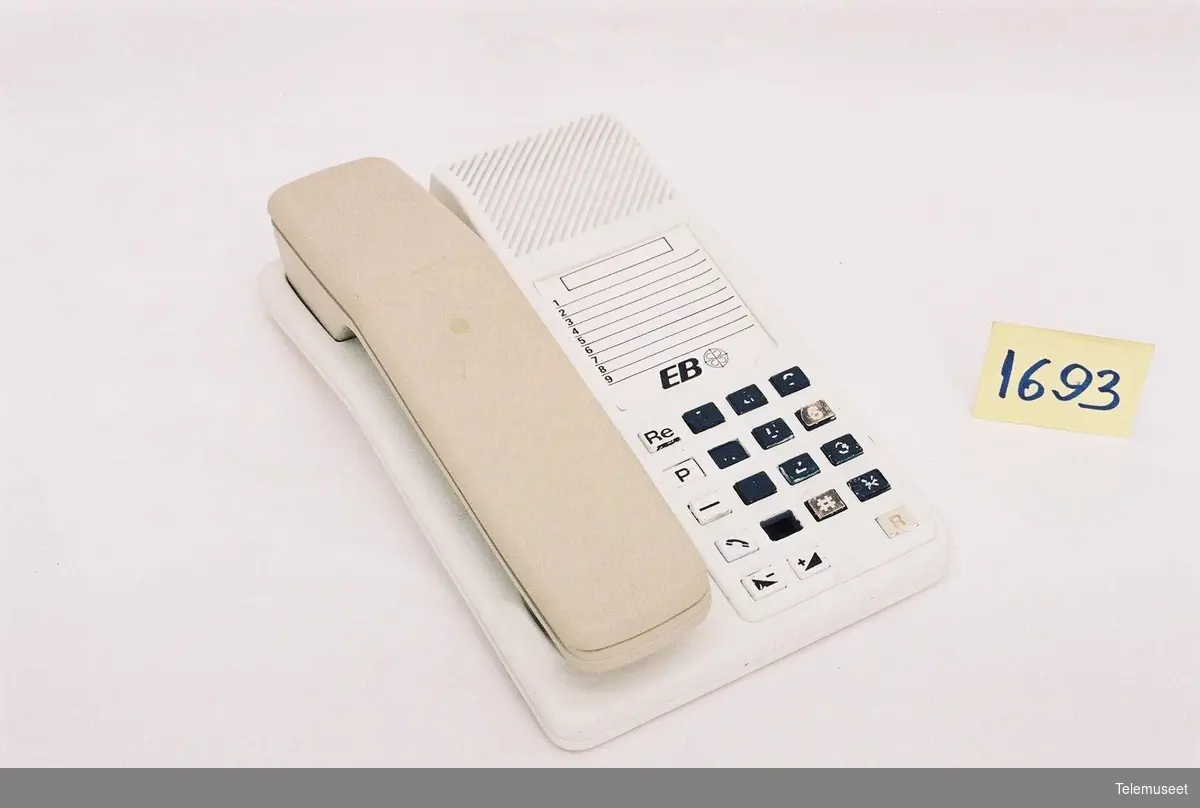 B - modell
Telefon