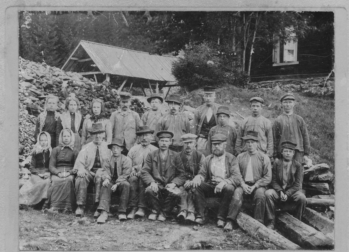 Arbeidarar ved Åmdals Verk gruver, ca 1900