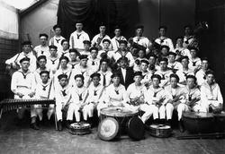 Musikkorpset Thomassens Gutter i R. Nyblins atelier.