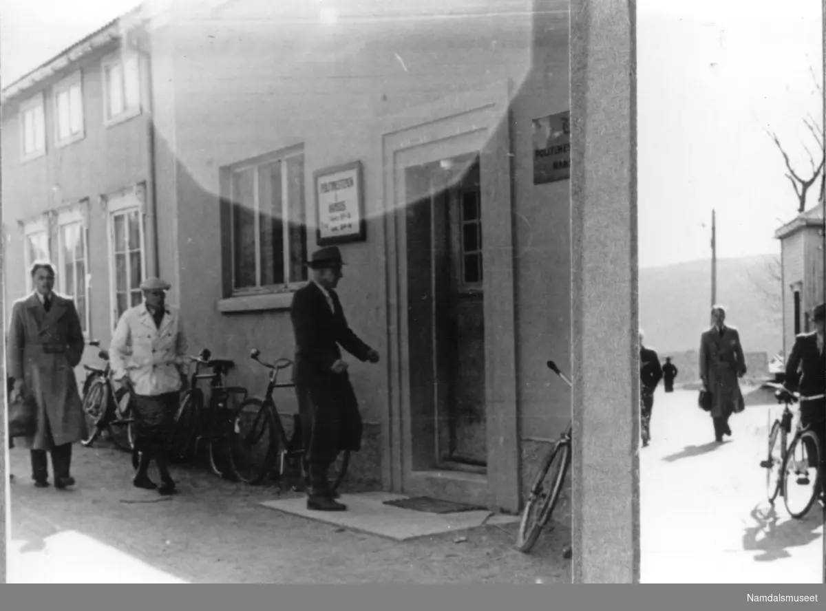 Namsos sentrum, 8. mai 1945. Den nye politimester Aursnes kommer for å overta politistasjonen etter nazistene.