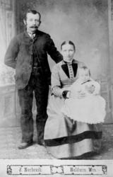 Familieportrett av ukjente