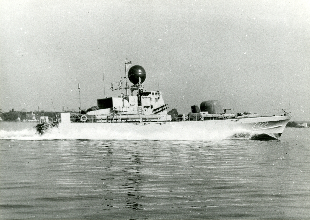 Castor (T 124) till sjöss. Systerfartyg till Spica.