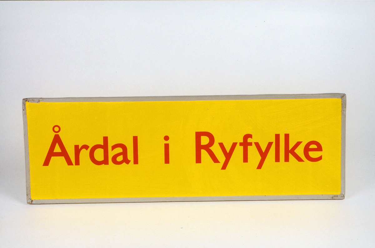 Postmuseet, gjenstander, skilt, stedskilt, stedsnavn, Årdal i Ryfylke.