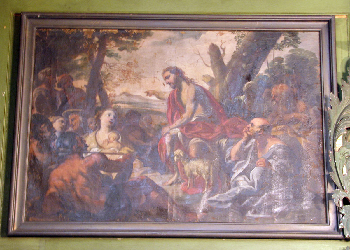 Bibelsk scene i landskap; i midten Kristus m. glorie, rød kappe, sittende, ansikt i prof., 3 disipler bak; foran sittende kvinne m. spebarn, menn og kvinner omkr.