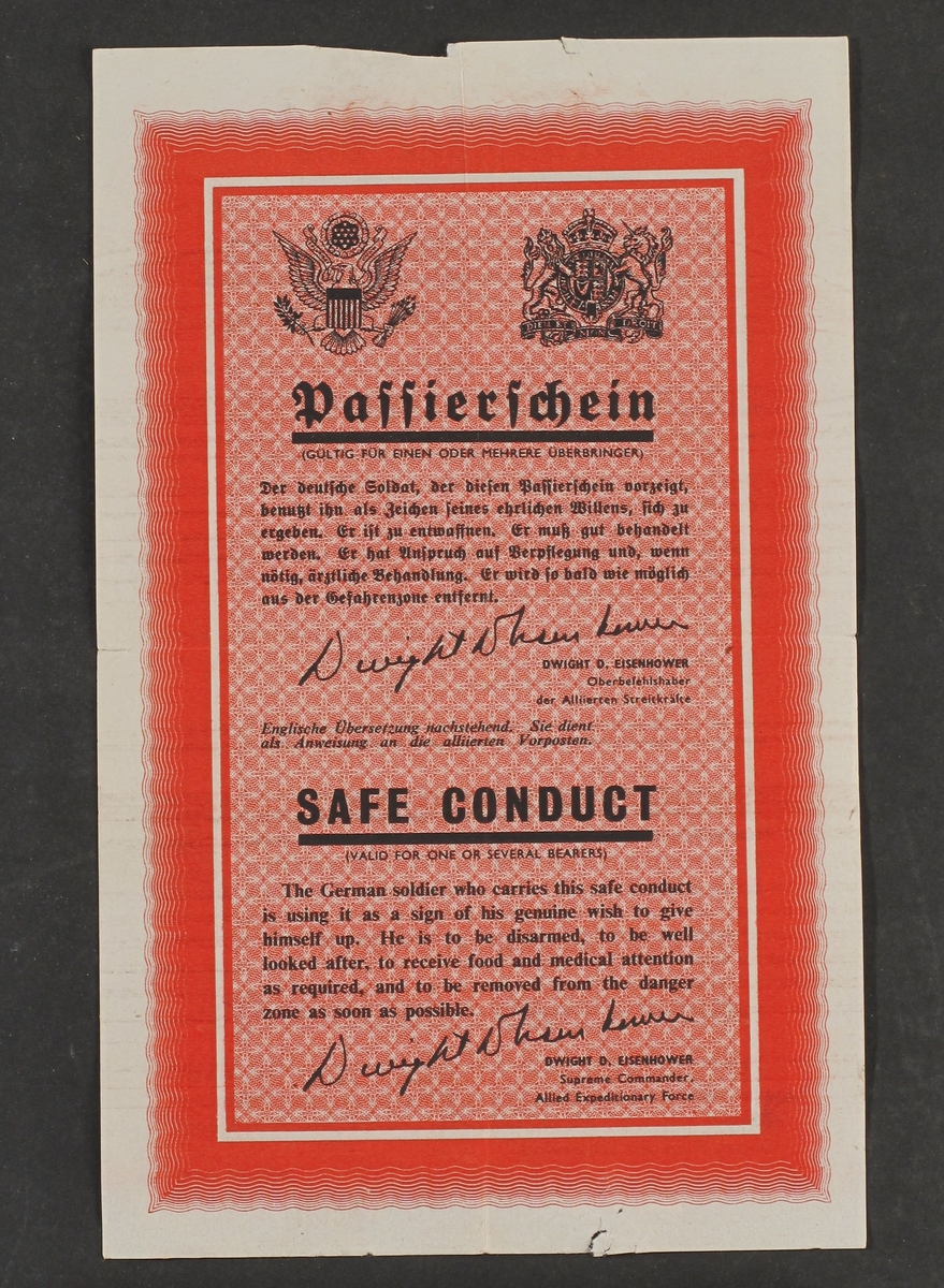 flyveblad: Passierschein, Safe gonductll,bakgide:  Grinds<qtze Kriegsgefangenrechts."Sort trykk på  rødt.antag. 1944 45.