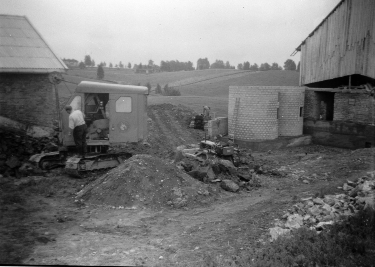Bygging av ny driftsbygning på Asper i 1954.