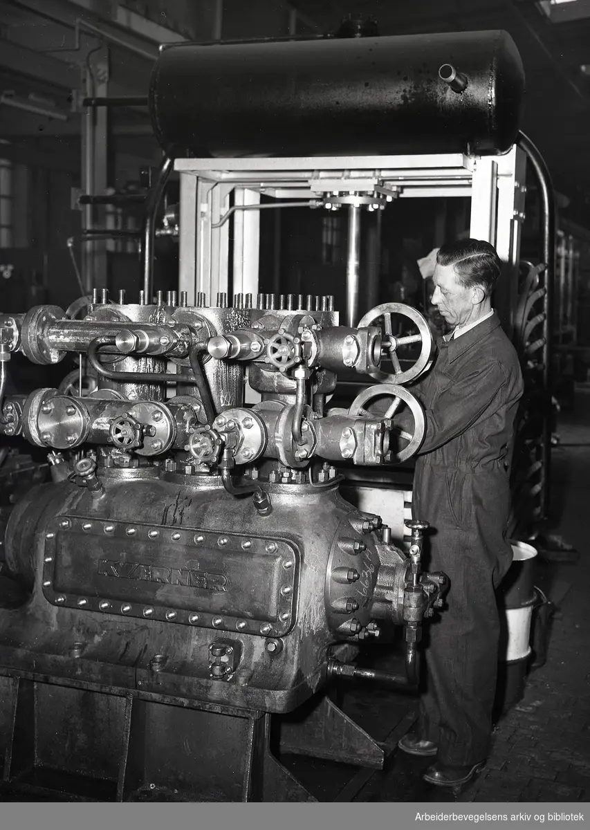 Kværner Brug - produksjon av fryse- og kjøleanlegg,.april 1953