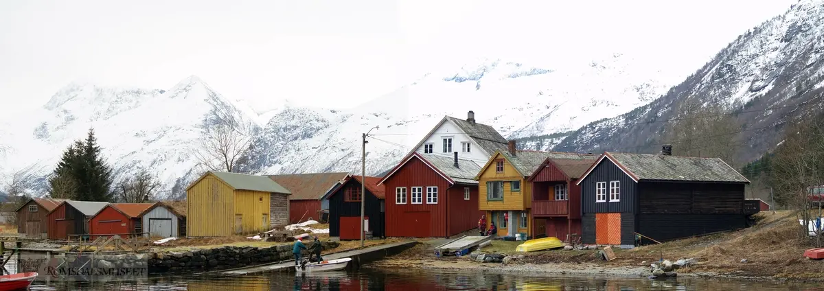 Fra Nauste, Eresfjord.