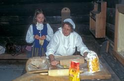 Olsok på Romsdalsmuseet i 1996. .Aktører fra Vistdal bondekv