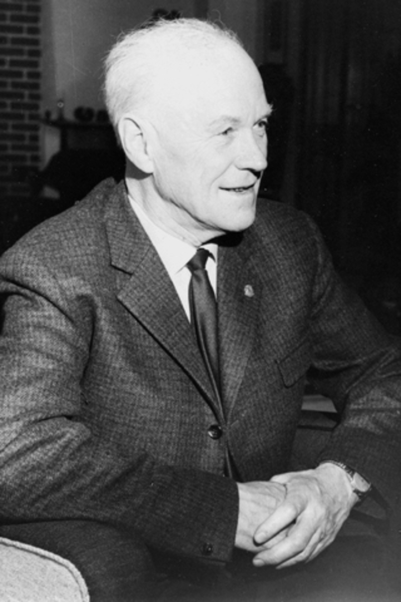 Ringsaker folkehøgskole, høgskolerektor Faste Forfang (1903-1993), var rektor i peroden 1939 til 1973,