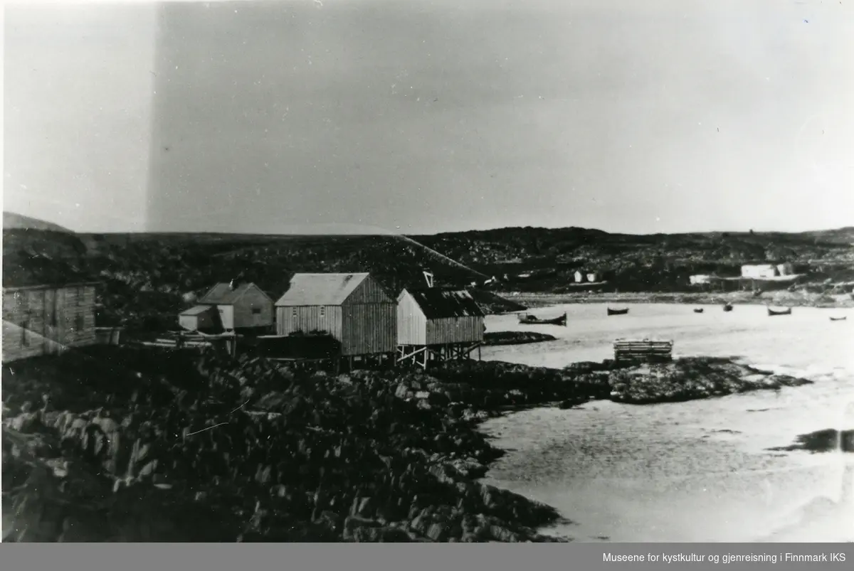 Et fiskebruk i "Kvalvika" i Gamvik. Gamvik Kommune. 1894.