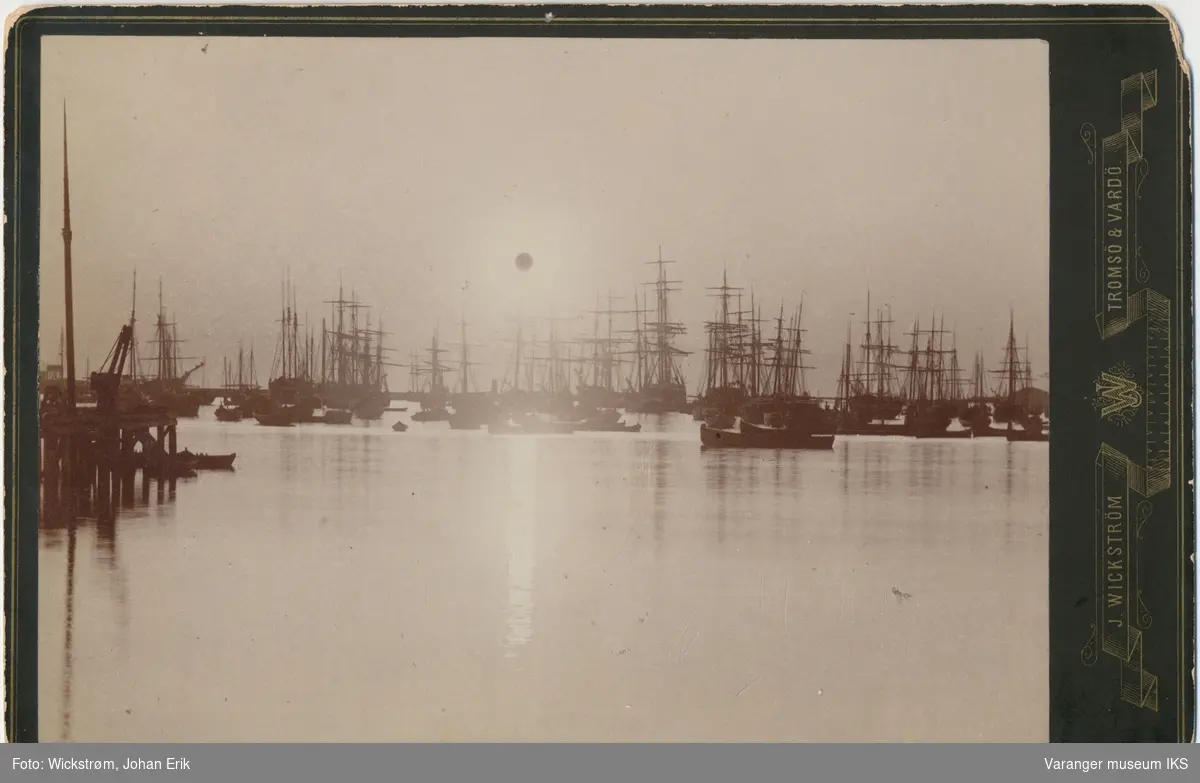 Midnattsol over Nordre Våg, sett fra Tollbodkaia, 1885