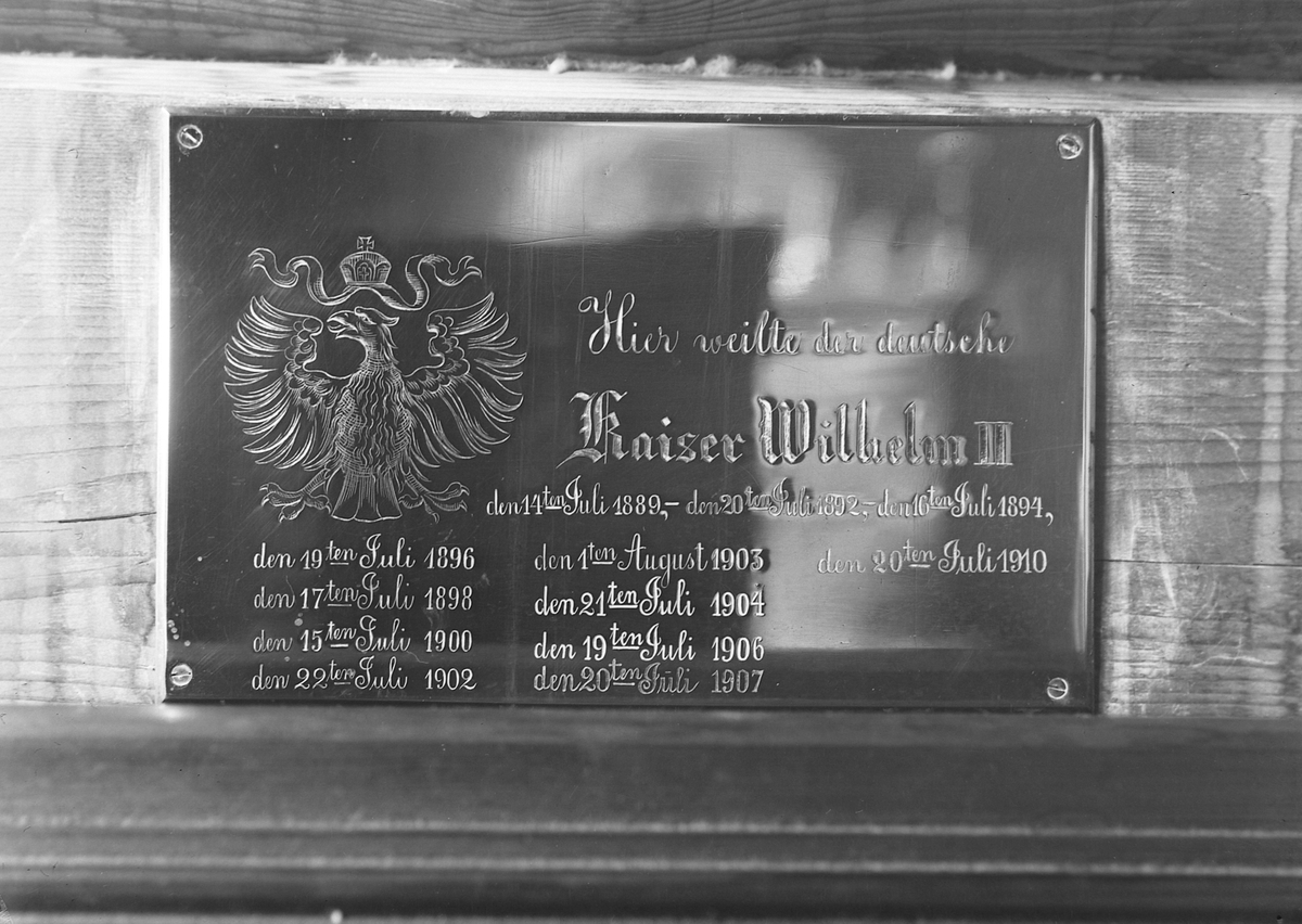 Skilt som forteller om den tyske keiser Wilhelm II's besøk på Grilstad