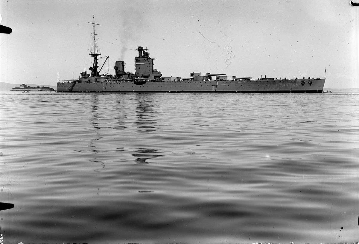 Det britiske slagskipet "Nelson" på besøk i 1933