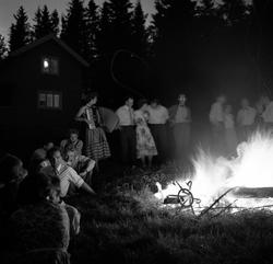 SANKTHANSBÅL, TREKKSPILLMUSIKK, MIDTSOMMER, BEDRIFTSHYTTA I 