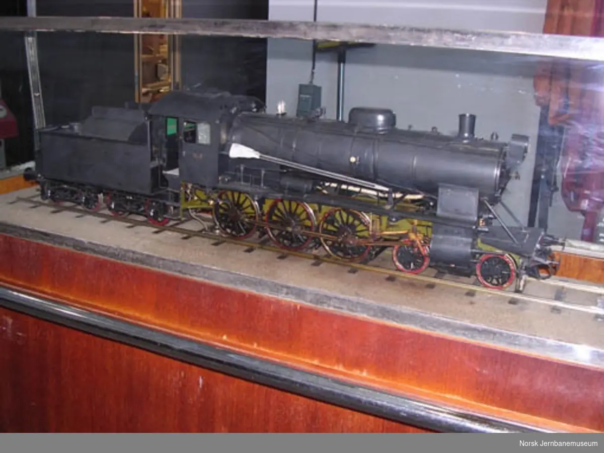 Modell av damplokomotiv NSB type 30b nr. 353