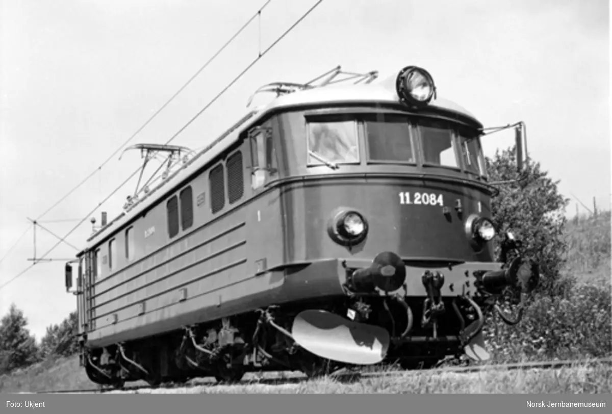 Leveransefoto av NSB elektrisk lokomotiv type El 11 nr. 2084