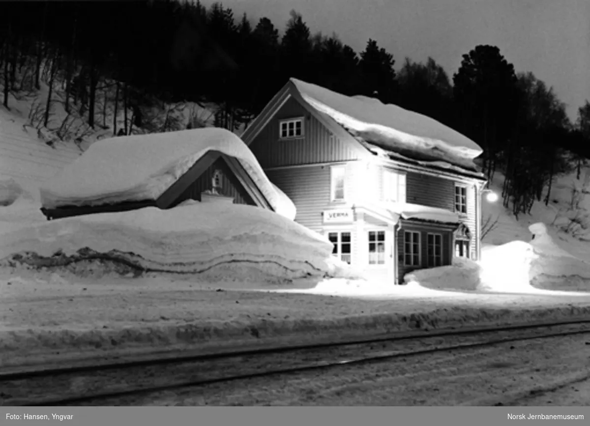 Verma stasjonsbygning snøvinteren 1976