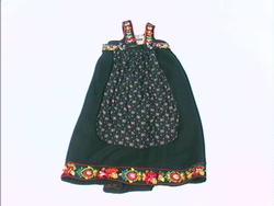 Stakk med livstykke og forkle