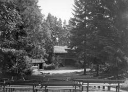 Rolstadloftet fra Sør-Fron i Gudbrandsdalen (t.h.). Fra Kong