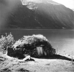 Gamme ved Lyngenfjord 1957.
