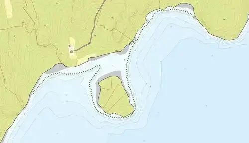 Gruntvannsområde i Lyngdal, der funn og antatt havnivåendring indikerer et mesolittisk boplassområde (stiplet).